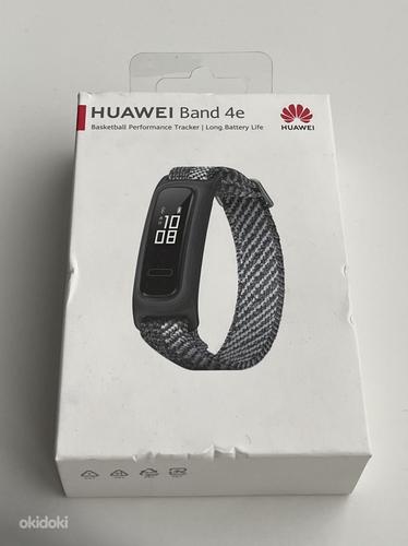 Huawei Band 4e Black (фото #1)
