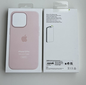 Apple iPhone 13 Pro Silicone Case with MagSafe (4 foto / 10)