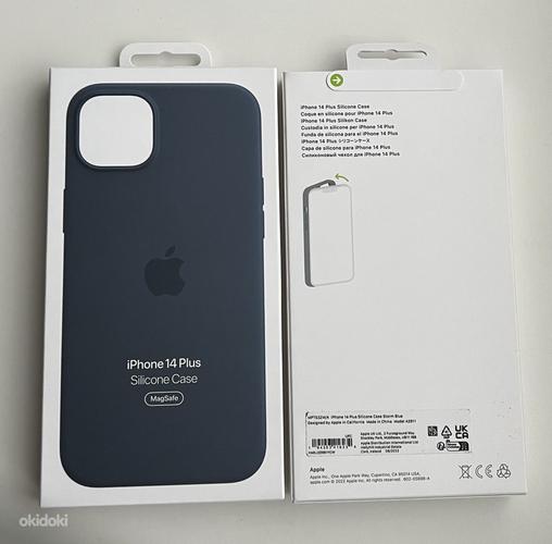 Apple iPhone 14 Plus Silicone Case with MagSafe (фото #3)
