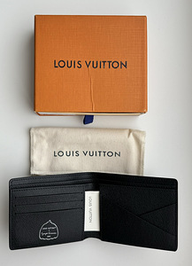 Louis Vuitton x Yayoi Kusama Multiple Wallet (2 foto / 2)