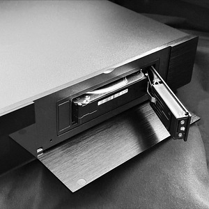 R_VOLUTION Player One 8K Authentic Cinema Signature Edition (4 foto / 10)