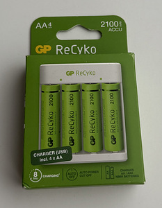 GP ReCyko AA 4x2100mAh + Charger (USB) (1 foto / 2)