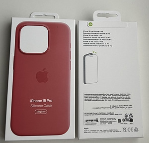 Apple iPhone 15 Pro Silicone Case with Magsafe