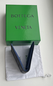 Bottega Veneta Intrecciato Bi-Fold Wallet , Black / Blue (4 foto / 4)