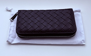Bottega Veneta Intrecciato Zip Around Wallet , Black (4 foto / 5)
