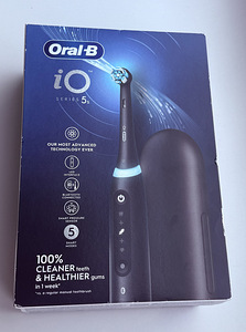 Oral-B iO Series 5s , Matt Black (1 foto / 5)