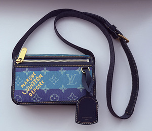 Louis Vuitton Bosphore Wearable Wallet (5 foto / 7)