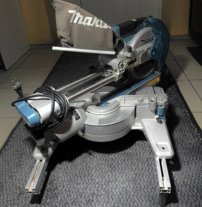 Makita LS0816F nurksaag (1 foto / 2)