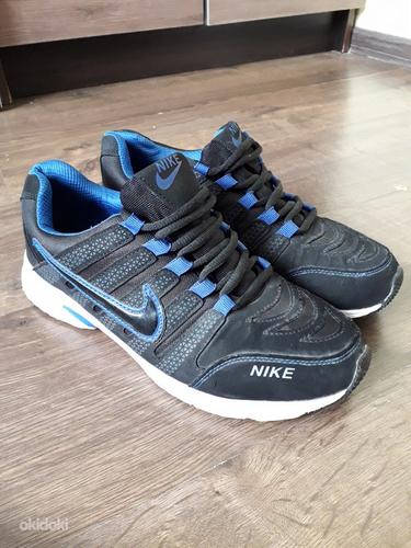 Nike 42