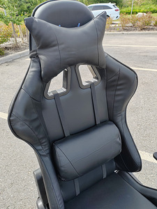 игровой стул (4 фото из 4)