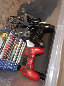 PlayStation 4 500 ГБ (2 фото из 4)