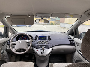Mitsubishi Grandis 2004a 2.4 bensiin automaat (5 foto / 5)