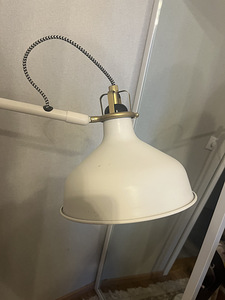 Лампа IKEA (2 фото из 2)