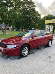 Audi a4b5 (2 фото из 10)