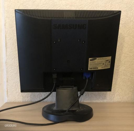 Монитор Samsung SyncMaster 720n (фото #2)