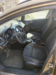 Opel Astra J 2013 (3 foto / 6)