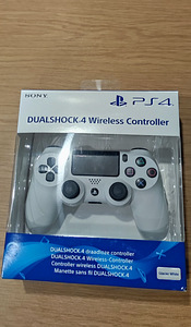 PlayStation 4 (7 фото из 8)