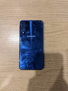 Samsung Galaxy A7 (2018) telefon (2 foto / 4)