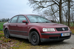 VOLKSWAGEN PASSAT (2 фото из 6)
