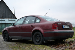 VOLKSWAGEN PASSAT (4 фото из 6)