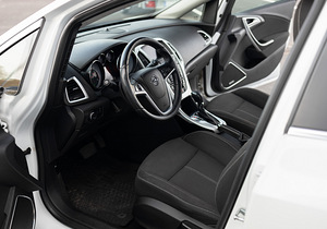 Opel Astra Elegance Facelift Infinity Sound 1.4 103kW 2012 (8 foto / 15)
