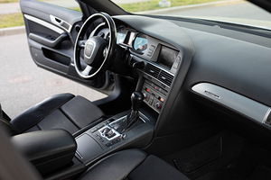 Audi A6 Quattro S-Line 3.0 165kW Diisel ATM 2005 (9 foto / 15)