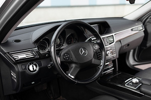 Mercedes-Benz E 350 Avantgarde 3.0 170kW 2010a (7 foto / 15)