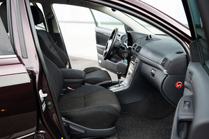 Toyota Avensis Elegance Facelift 2.4 120kW ATM Bensiin (9 foto / 15)