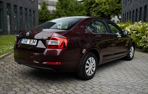 Skoda Octavia Comfortline 1.6 77kW Diisel manuual 2013 (6 foto / 15)