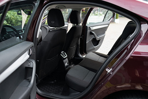 Skoda Octavia Comfortline 1.6 77kW Diisel manuual 2013 (12 foto / 15)