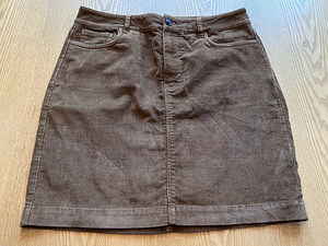 Tommy Hilfiger Skirt 38 FREE (1 foto / 4)