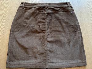 Tommy Hilfiger Skirt 38 FREE (2 foto / 4)