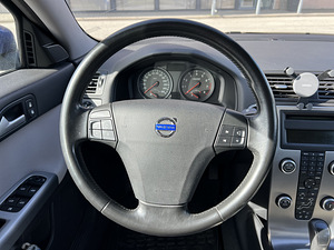 Volvo s40 2.4 103kW (8 foto / 12)