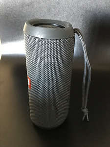 JBL essential (4 foto / 7)