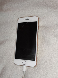 iPhone 8 64 ГБ (2 фото из 2)