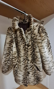 Kunstkarusnahast jakk (1 foto / 1)