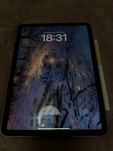 iPad Air (5th Generation) Wi-Fi (2022) (5 foto / 7)