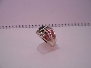 Кольцо из серебра (2 фото из 3)