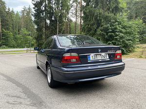 BMW Е39 525D 2002 (2 фото из 10)
