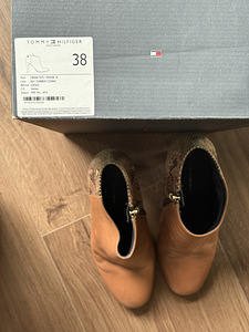 Tommy Hilfiger saapad (3 foto / 3)