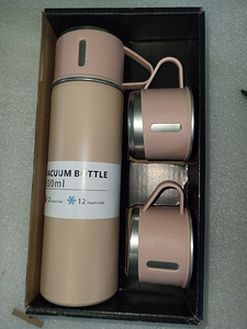 Termos 500 ml roostevabast terasest vaakumtermos + 2 tassi (9 foto / 10)