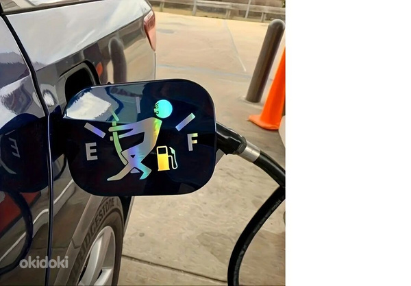 Наклейка на топливный бак автомобиля (фото #1)