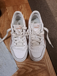Кроссовки Puma (2 фото из 3)