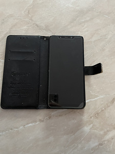 Xiaomi Pocophone F1 (3 foto / 3)
