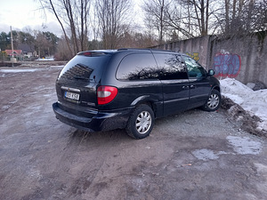Chrysler Grand Voyager (4 foto / 6)