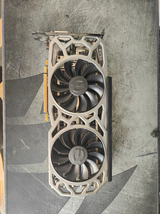 EVGA GTX 1080Ti 11GB (2 foto / 5)
