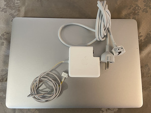 Macbook pro середина 2015 г. (4 фото из 5)