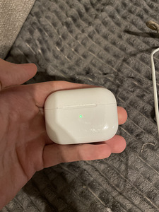 Kõrvaklapid Airpods (2 foto / 3)