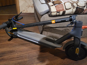 Roller Xiaomi Mi Electric Scooter 3 (1 foto / 3)