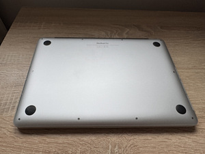 Apple Macbook Pro 13 (9 foto / 10)